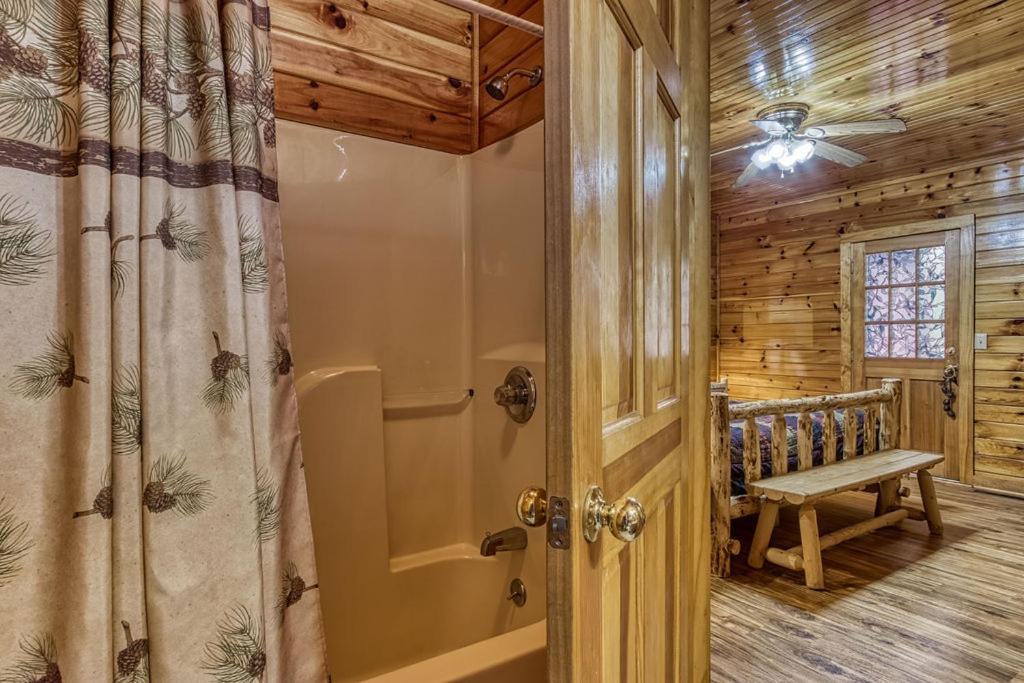פיג'ן פורג' The Nut House, Hot Tub, Game Room, Wifi, 1089 Free Tickets Each Paid Day, Dollywood And More! מראה חיצוני תמונה